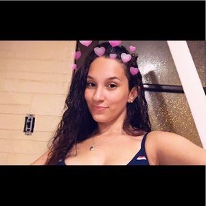 Meet your Posher, Crystal